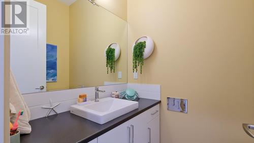 1057 Mt Begbie Drive, Vernon, BC - Indoor Photo Showing Bathroom