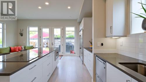 1057 Mt Begbie Drive, Vernon, BC - Indoor Photo Showing Kitchen