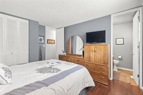 35 Syracuse Crescent, Winnipeg, MB - Indoor Photo Showing Bedroom