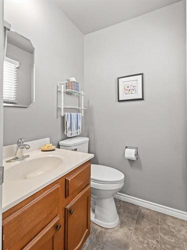 35 Syracuse Crescent, Winnipeg, MB - Indoor Photo Showing Bathroom