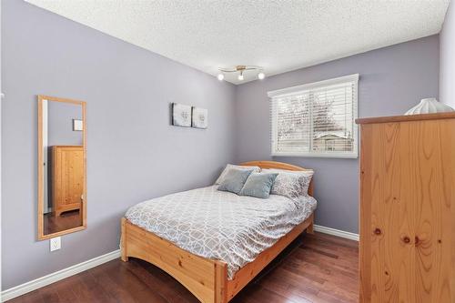 35 Syracuse Crescent, Winnipeg, MB - Indoor Photo Showing Bedroom