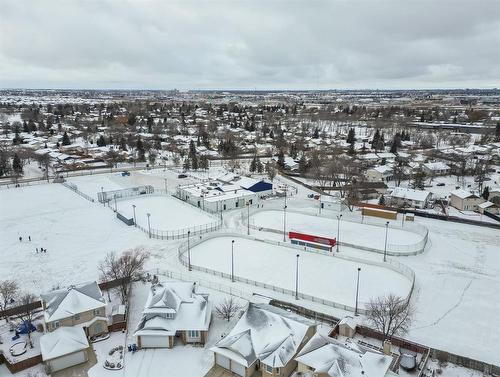 35 Syracuse Crescent, Winnipeg, MB - Outdoor With View