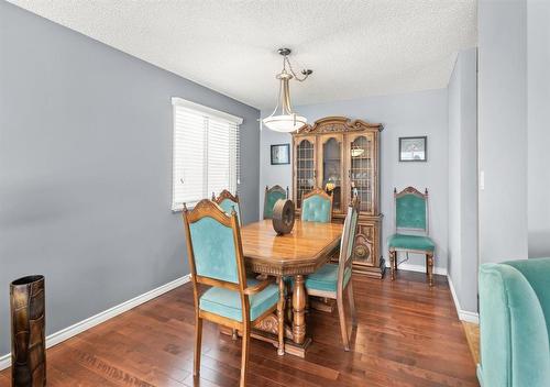 35 Syracuse Crescent, Winnipeg, MB - Indoor Photo Showing Dining Room