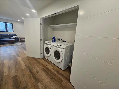 B 130 Pleasant Valley Drive, Pelican Lake, MB - Indoor Photo Showing Laundry Room