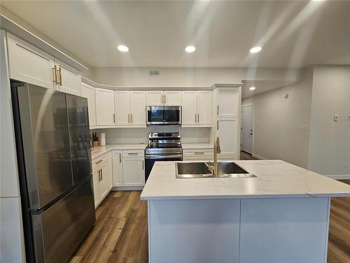 B 130 Pleasant Valley Drive, Pelican Lake, MB - Indoor Photo Showing Kitchen