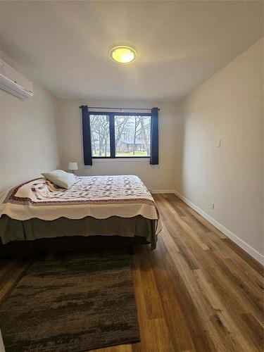 B 130 Pleasant Valley Drive, Pelican Lake, MB - Indoor Photo Showing Bedroom