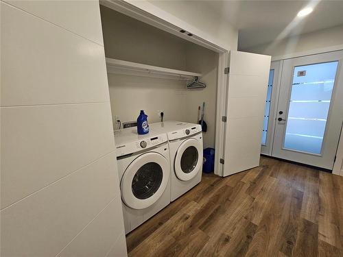 B 130 Pleasant Valley Drive, Pelican Lake, MB - Indoor Photo Showing Laundry Room