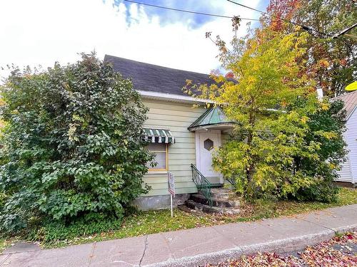 FaÃ§ade - 215 6E Avenue, Saint-Jean-Sur-Richelieu, QC - Outdoor