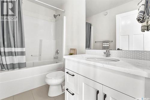 2019 Stilling Lane, Saskatoon, SK - Indoor Photo Showing Bathroom