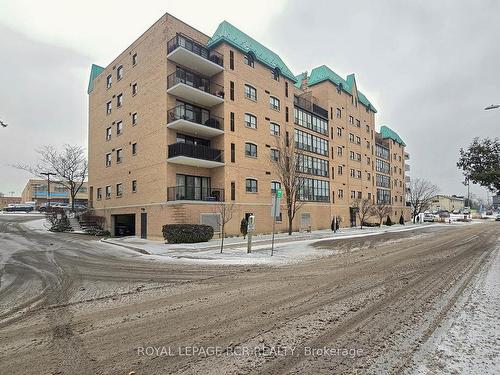 607-200 Broadway, Orangeville, ON - Outdoor With Facade