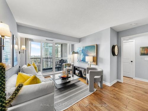 3005-4968 Yonge St, Toronto, ON - Indoor Photo Showing Living Room