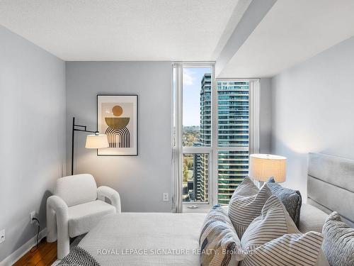 3005-4968 Yonge St, Toronto, ON - Indoor Photo Showing Bedroom