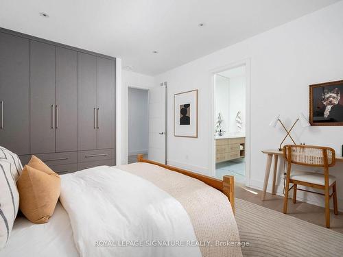 34 Edgecroft Rd, Toronto, ON - Indoor Photo Showing Bedroom