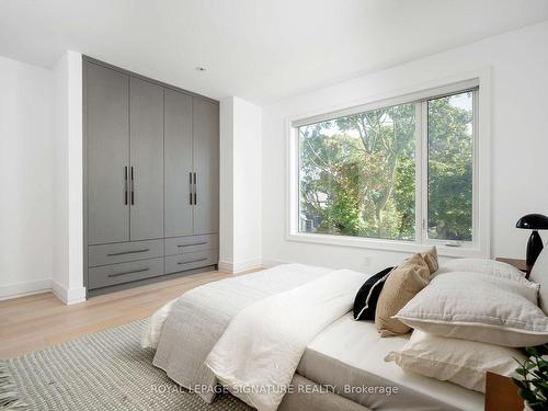 34 Edgecroft Rd, Toronto, ON - Indoor Photo Showing Bedroom