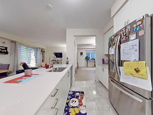 61 Sundin Dr, Haldimand, ON - Indoor Photo Showing Kitchen With Double Sink