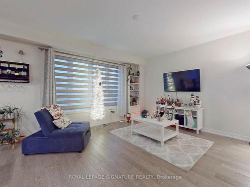 61 Sundin Dr, Haldimand, ON - Indoor Photo Showing Living Room