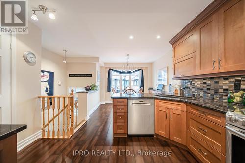 16 - 32 Palomino Trail, Halton Hills, ON - Indoor Photo Showing Kitchen