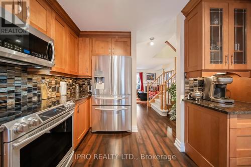 16 - 32 Palomino Trail, Halton Hills, ON - Indoor Photo Showing Kitchen