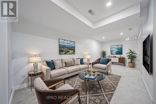 16 - 32 Palomino Trail, Halton Hills, ON - Indoor Photo Showing Living Room