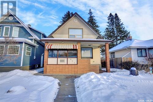 915 1St Avenue Ne, Moose Jaw, SK - Outdoor With Facade