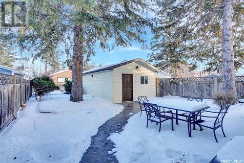 915 1St Avenue Ne, Moose Jaw, SK - Outdoor