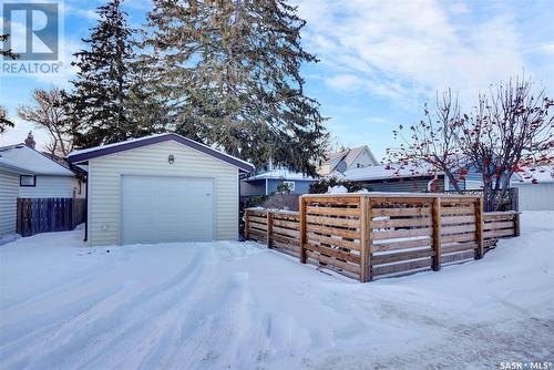 915 1St Avenue Ne, Moose Jaw, SK - Outdoor