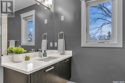 1110 14Th Street E, Saskatoon, SK - Indoor Photo Showing Bathroom