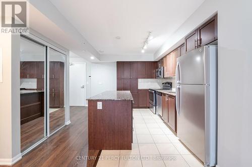 501 - 830 Lawrence Avenue W, Toronto, ON - Indoor Photo Showing Kitchen