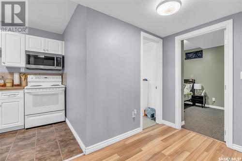 2075 Francis Street, Regina, SK - Indoor Photo Showing Kitchen