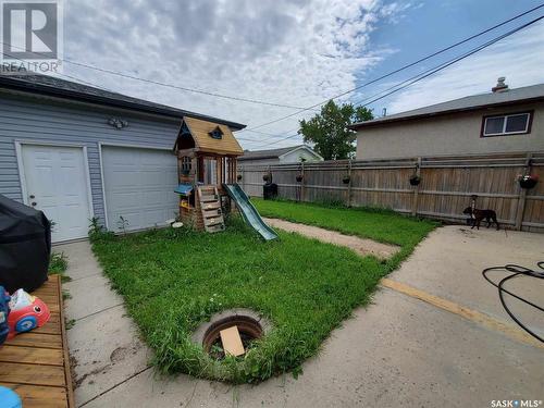 2075 Francis Street, Regina, SK - Outdoor