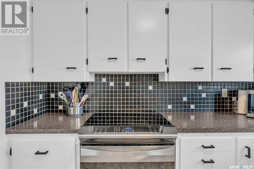 2075 Francis Street, Regina, SK - Indoor Photo Showing Kitchen