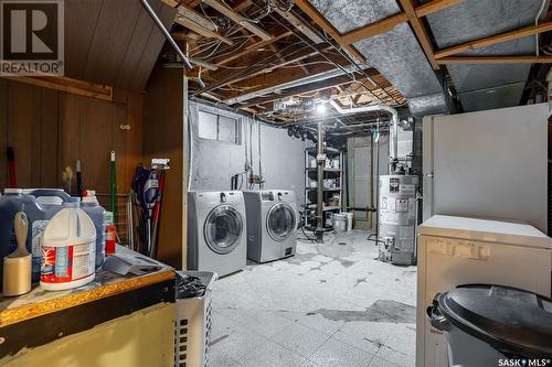 301 Frontenac Drive, Regina, SK - Indoor Photo Showing Laundry Room