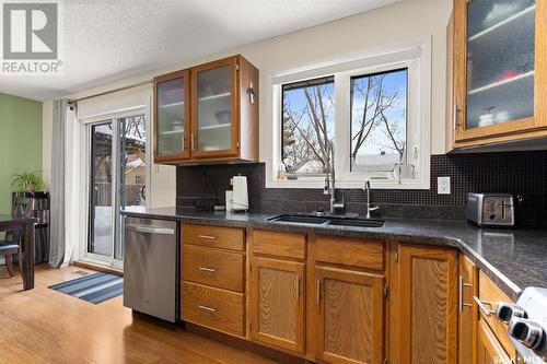 1110 Flexman Crescent N, Regina, SK - Indoor Photo Showing Kitchen With Double Sink