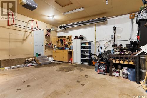 1110 Flexman Crescent N, Regina, SK - Indoor Photo Showing Garage