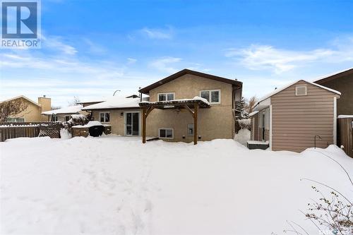 1110 Flexman Crescent N, Regina, SK - Outdoor