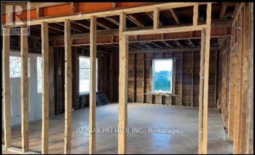 22 Bidwell Street, Tillsonburg, ON - Indoor Photo Showing Other Room