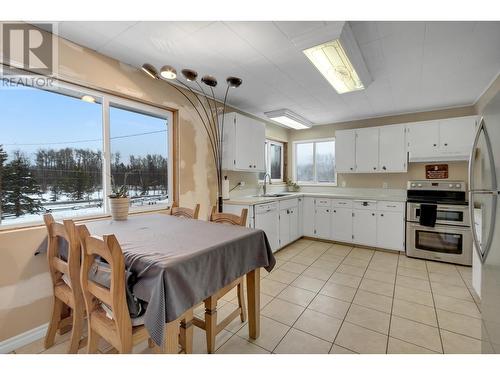 3255 Upper Fraser Road, Prince George, BC - Indoor Photo Showing Kitchen