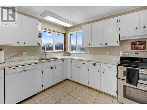 3255 Upper Fraser Road, Prince George, BC - Indoor Photo Showing Kitchen With Double Sink