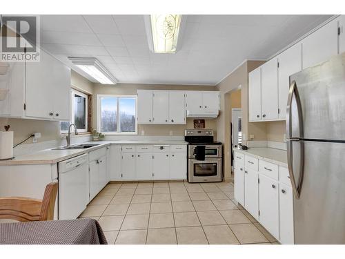 3255 Upper Fraser Road, Prince George, BC - Indoor Photo Showing Kitchen