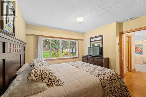 647 Kirkwood, Sudbury, ON - Indoor Photo Showing Bedroom