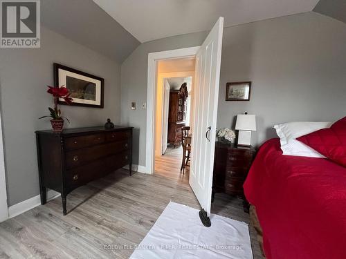 61 Front Street W, Kawartha Lakes (Bobcaygeon), ON - Indoor Photo Showing Bedroom