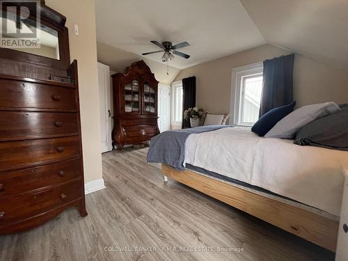 61 Front Street W, Kawartha Lakes (Bobcaygeon), ON - Indoor Photo Showing Bedroom