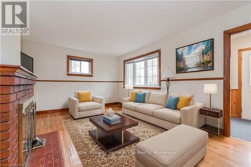 280 Waterloo Street, Wellington North (Mount Forest), ON - Indoor Photo Showing Living Room