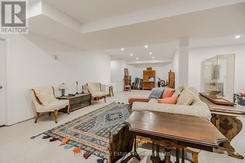 1591 2Nd Concession Enr Road, Norfolk (Glen Meyer), ON - Indoor Photo Showing Living Room