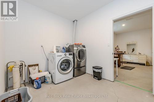 1591 2Nd Concession Enr Road, Norfolk (Glen Meyer), ON - Indoor Photo Showing Laundry Room