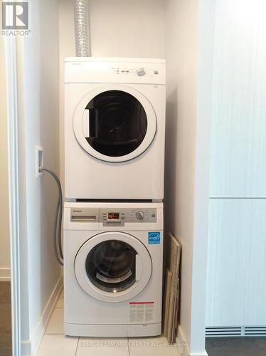 912 - 125 Redpath Avenue, Toronto, ON - Indoor Photo Showing Laundry Room