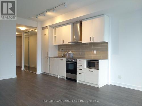 912 - 125 Redpath Avenue, Toronto, ON - Indoor Photo Showing Kitchen