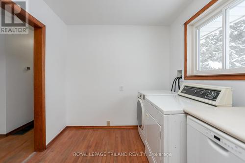 220 Ross Avenue, Thames Centre (Dorchester), ON - Indoor Photo Showing Laundry Room