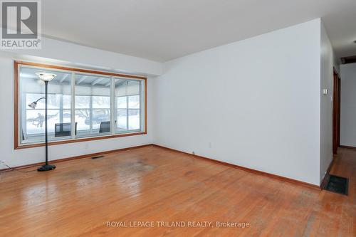 220 Ross Avenue, Thames Centre (Dorchester), ON - Indoor Photo Showing Other Room