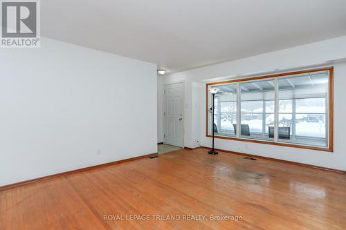 220 Ross Avenue, Thames Centre (Dorchester), ON - Indoor Photo Showing Other Room